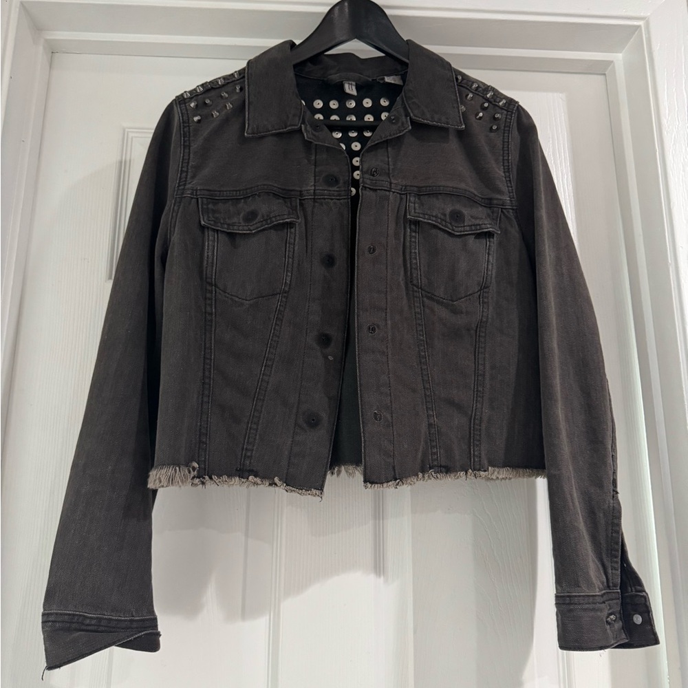 Studded & Distresses Black Denim Jacket 🔥☄️